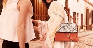 Byemuch retail store offers a wide range of fashion handbags for women. Our collection includes handbags in various styles, colors,